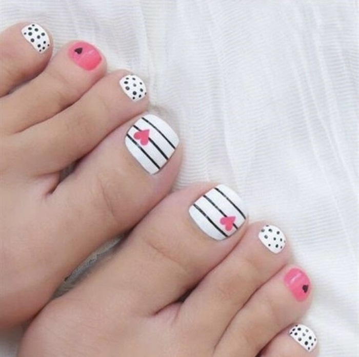 mẫu nail chân kẻ cho học sinh