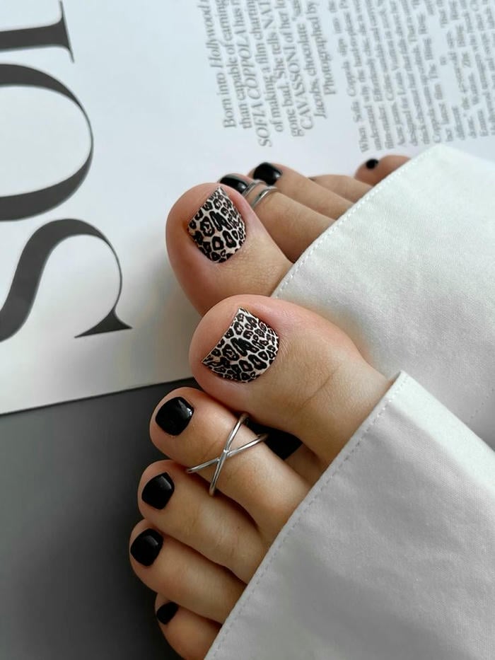 mẫu nail chân màu
