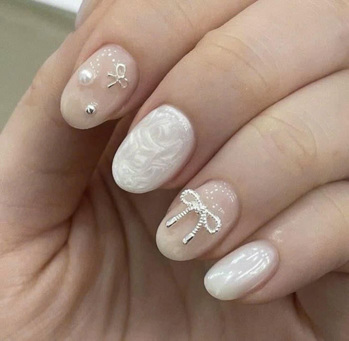 mẫu nail cô dâu màu trắng