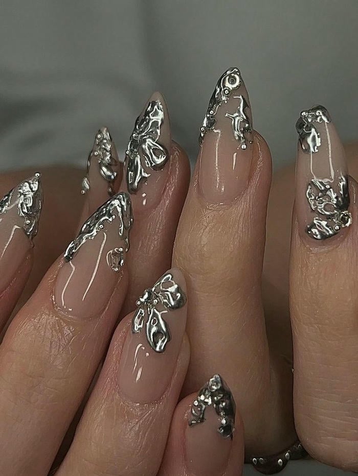 mẫu nail màu bạc
