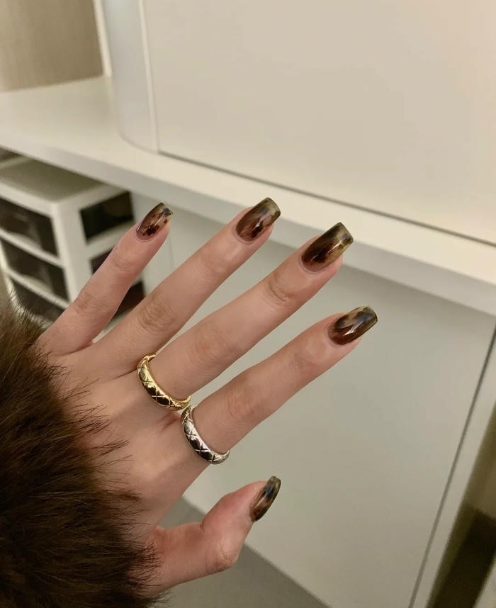 mẫu nail màu nâu kiểu mới