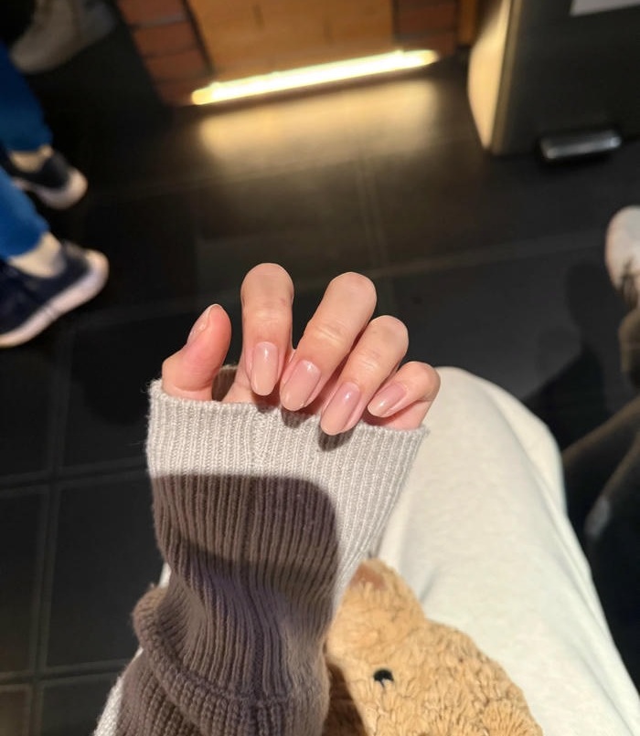 mẫu nail màu nude dễ làm
