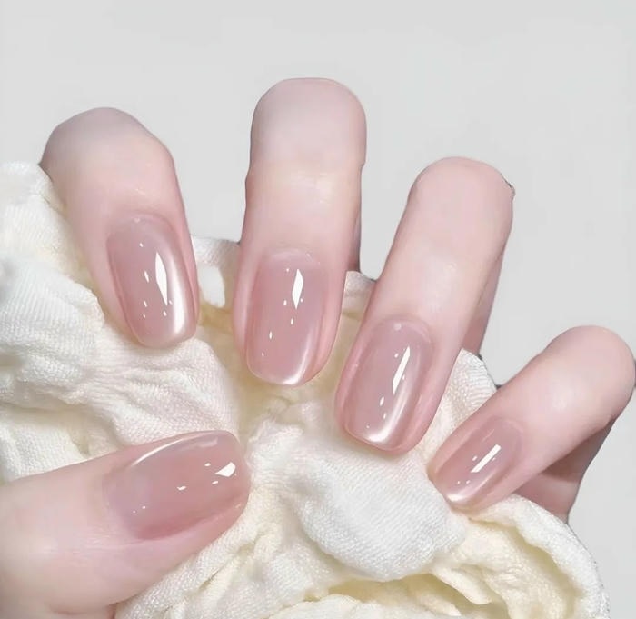 mẫu nail màu nude lấp lánh