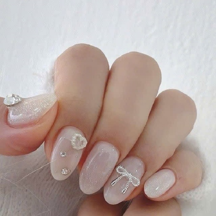 mẫu nail màu trắng