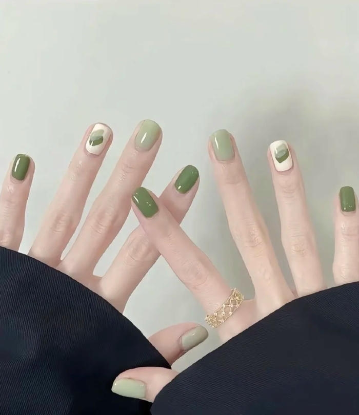 mẫu nail màu xanh lá dễ làm