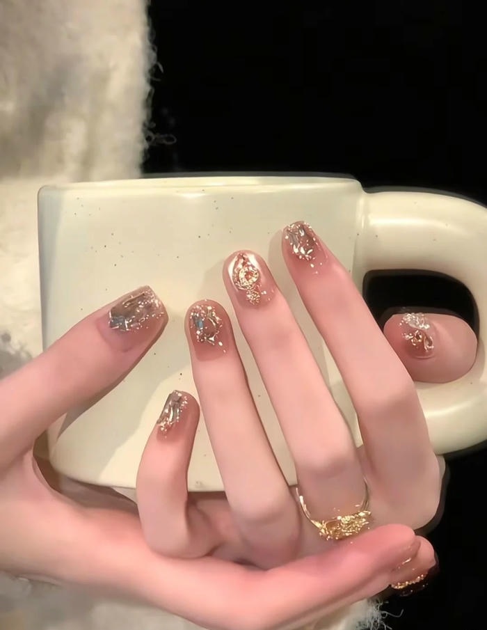 mẫu nail móng ngắn sang trọng