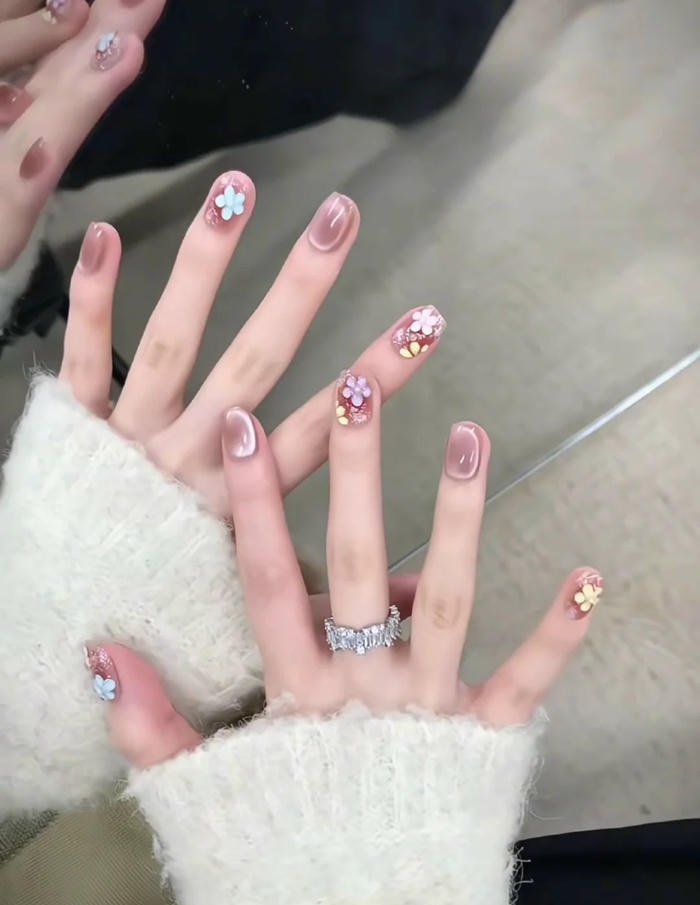 mẫu nail móng ngắn tươi tắn