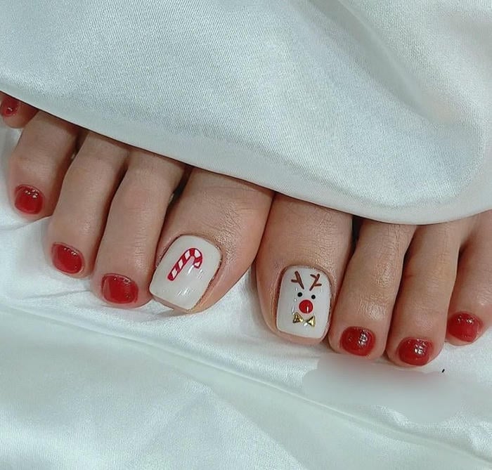 mẫu nail noel đơn giản chân