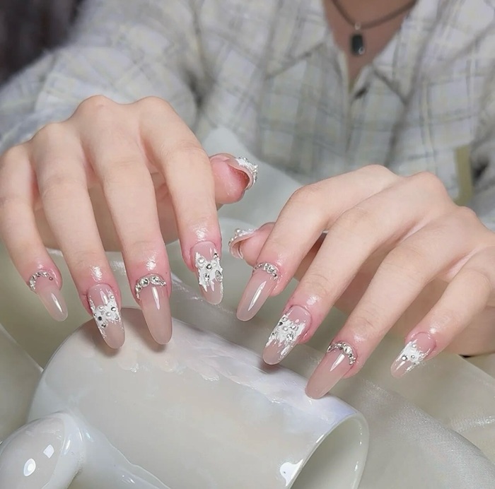 mẫu nail sơn thạch hiện đại