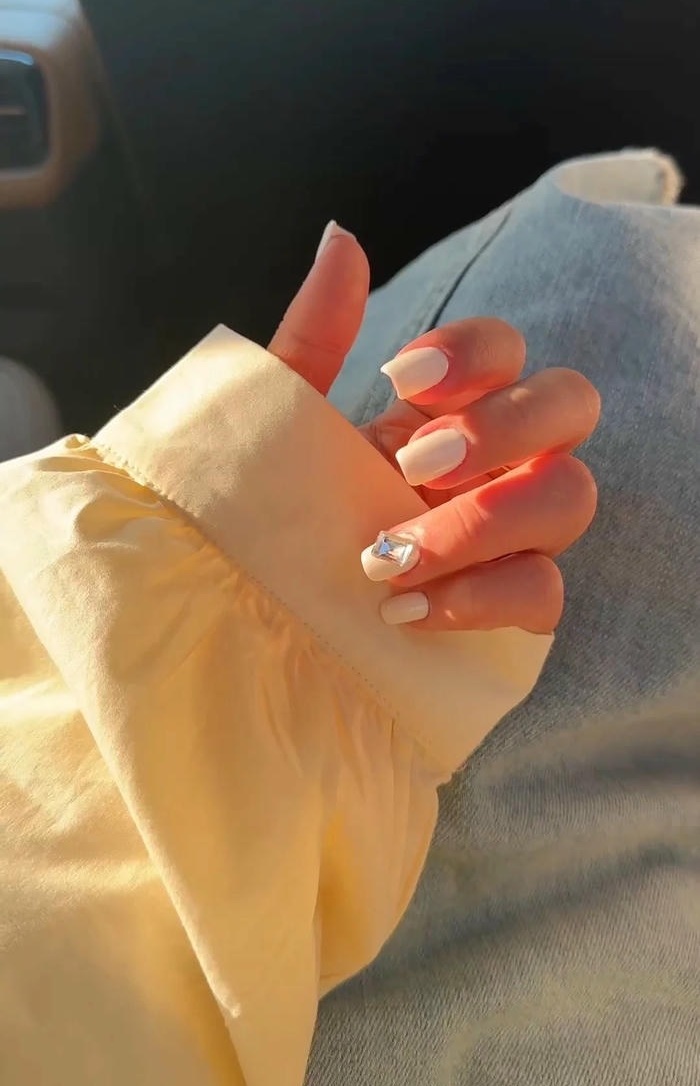 mẫu nail trắng đẹp