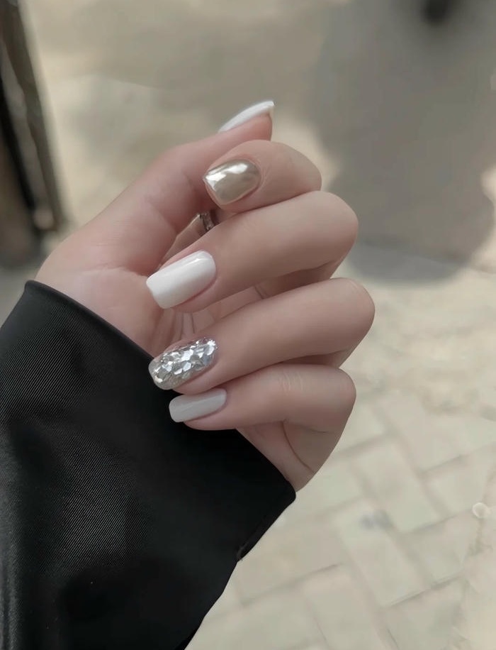 mẫu nail trắng lấp lánh