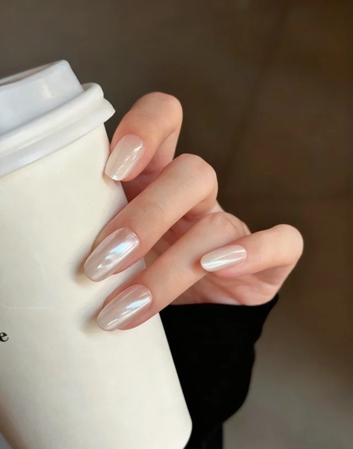 mẫu nail trắng nhẹ nhàng