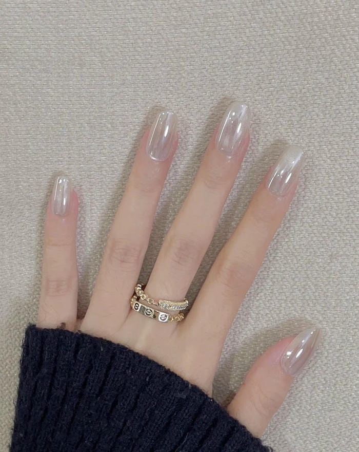 mẫu nail trắng trang nhã