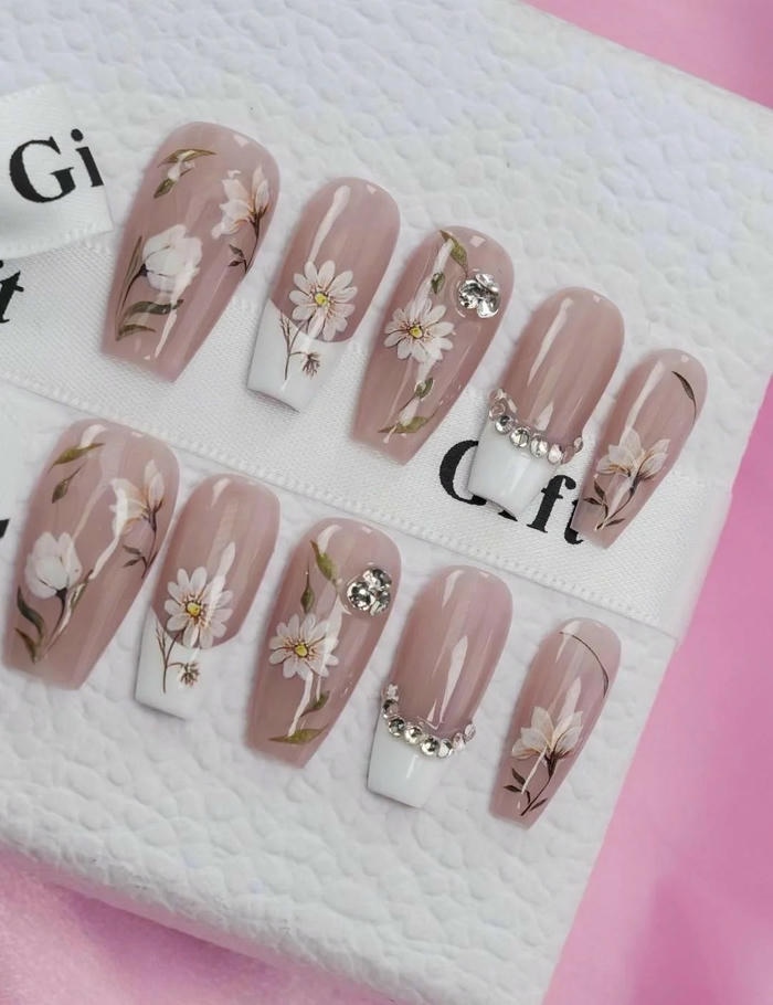 mẫu nail vẽ hoa cho nàng