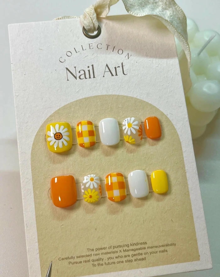 mẫu nail vẽ hoa dễ thương