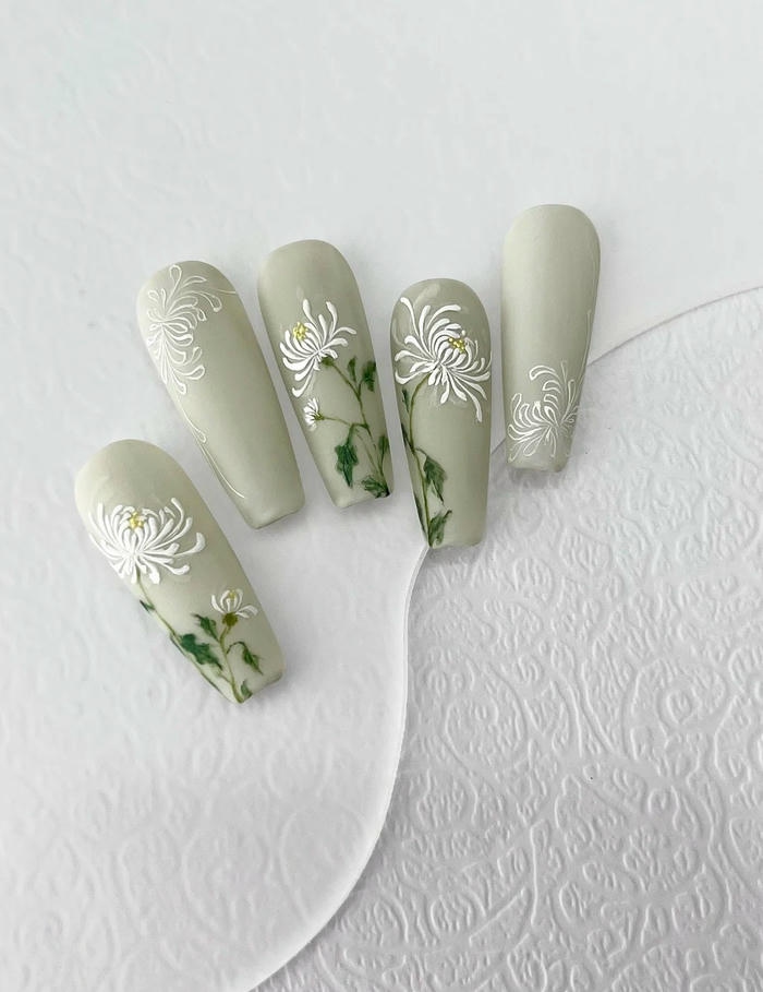 mẫu nail vẽ hoa lạ mắt