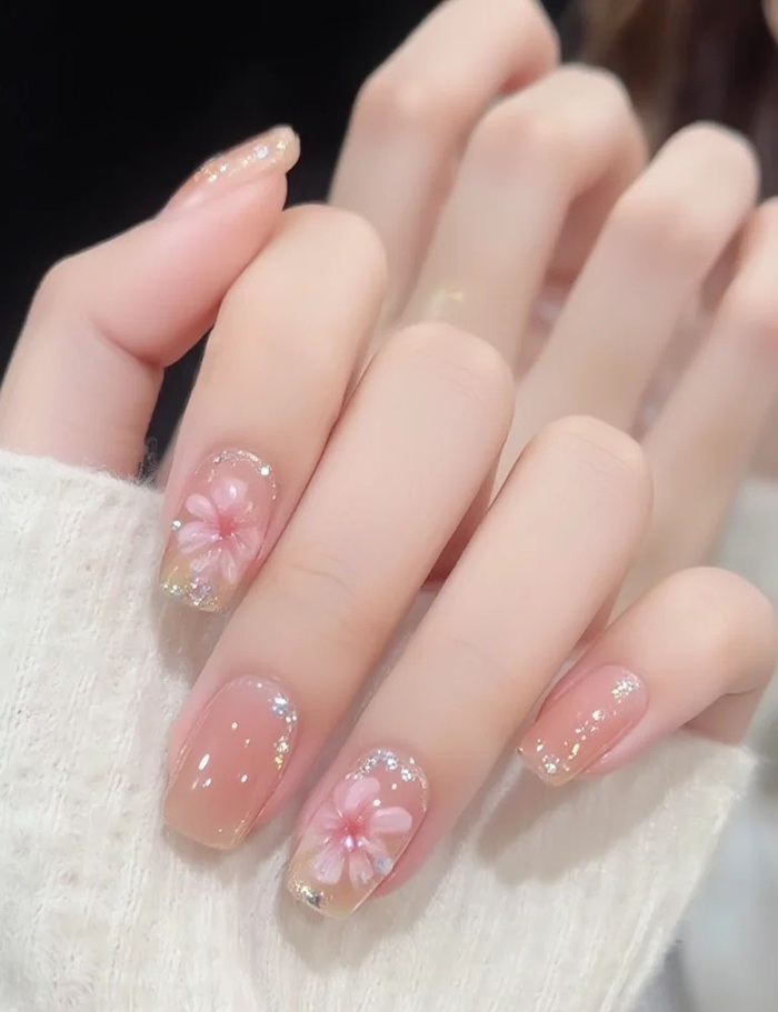 mẫu nail vẽ hoa nhẹ nhàng