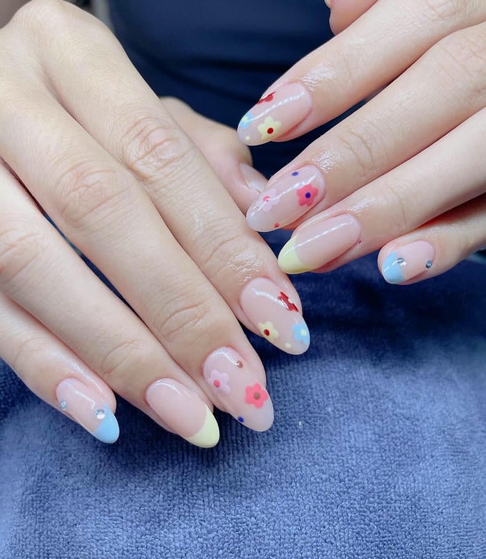mẫu vẽ hoa móng chân đẹp