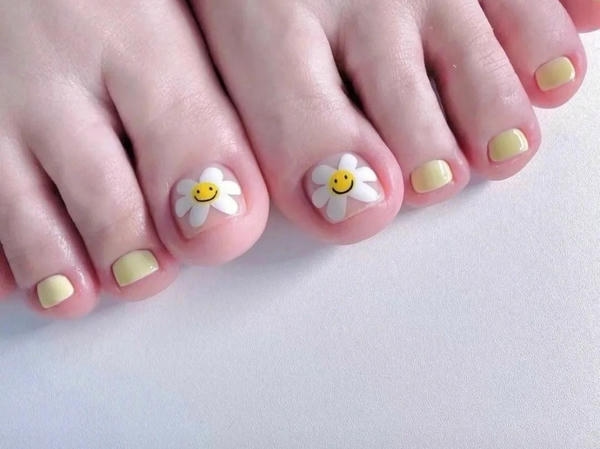 móng chân dễ thương