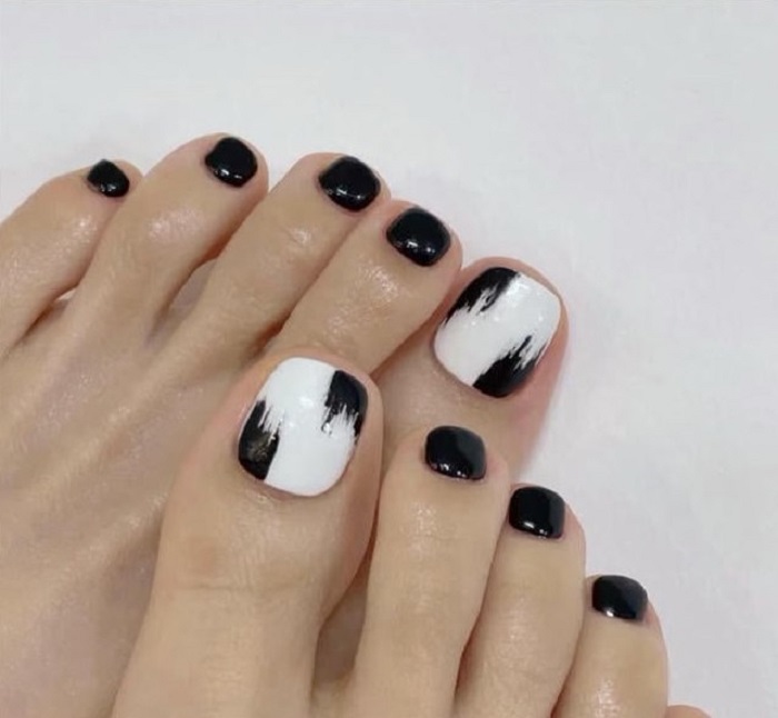 móng chân đẹp màu đen trắng