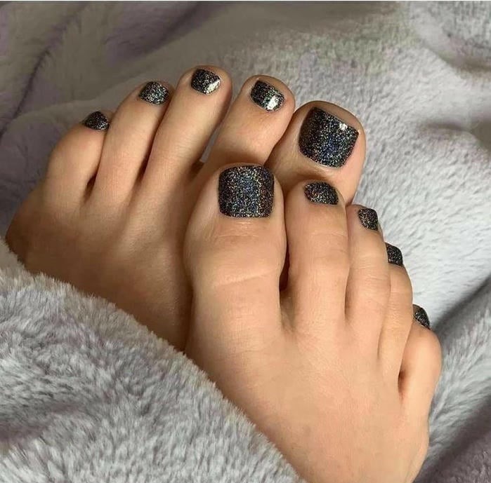 nail chân đen