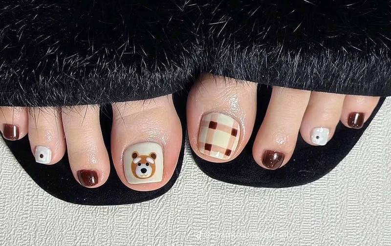 nail chân họa tiết gấu cực đẹp