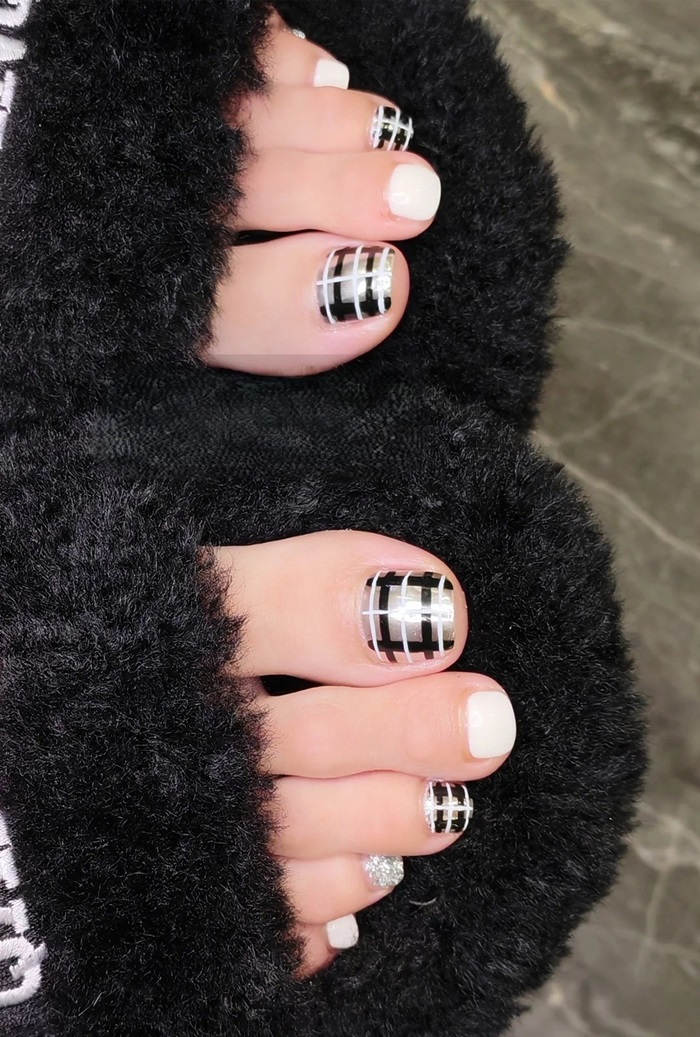 nail chân kẻ caro