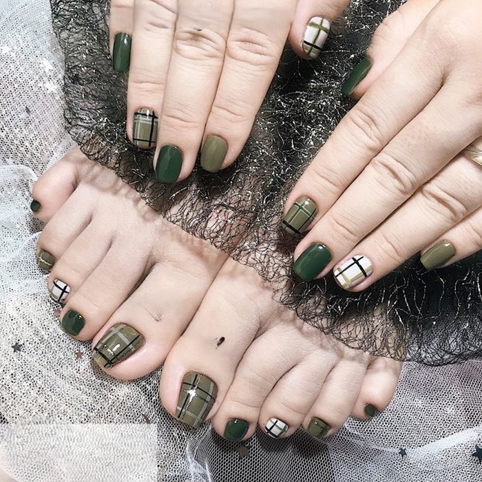 nail chân kẻ màu trầm