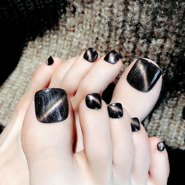nail chân màu đen trắng