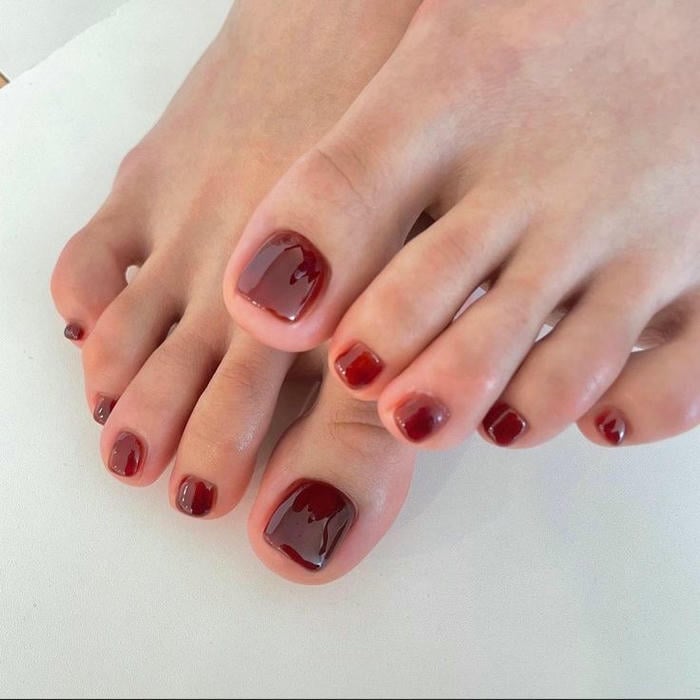 nail chân màu nâu trắng