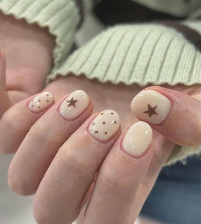 nail chân màu trắng sữa