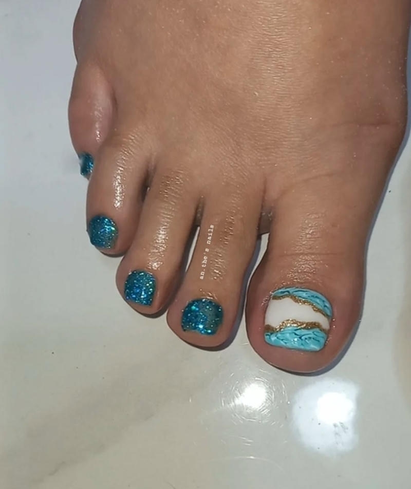 nail chân màu xanh