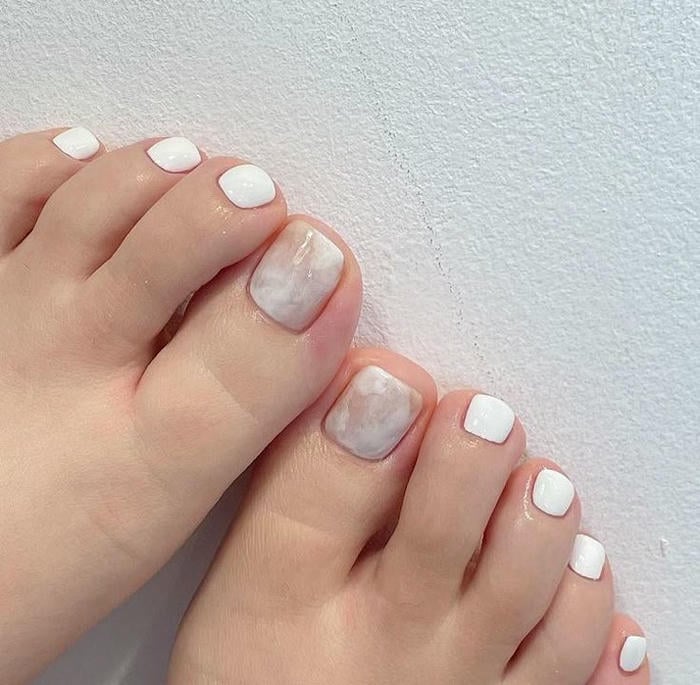 nail chân trắng ngọc trai