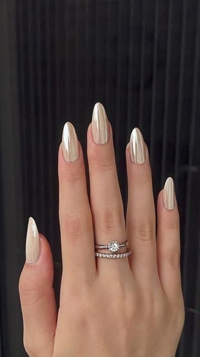 nail trắng bạc