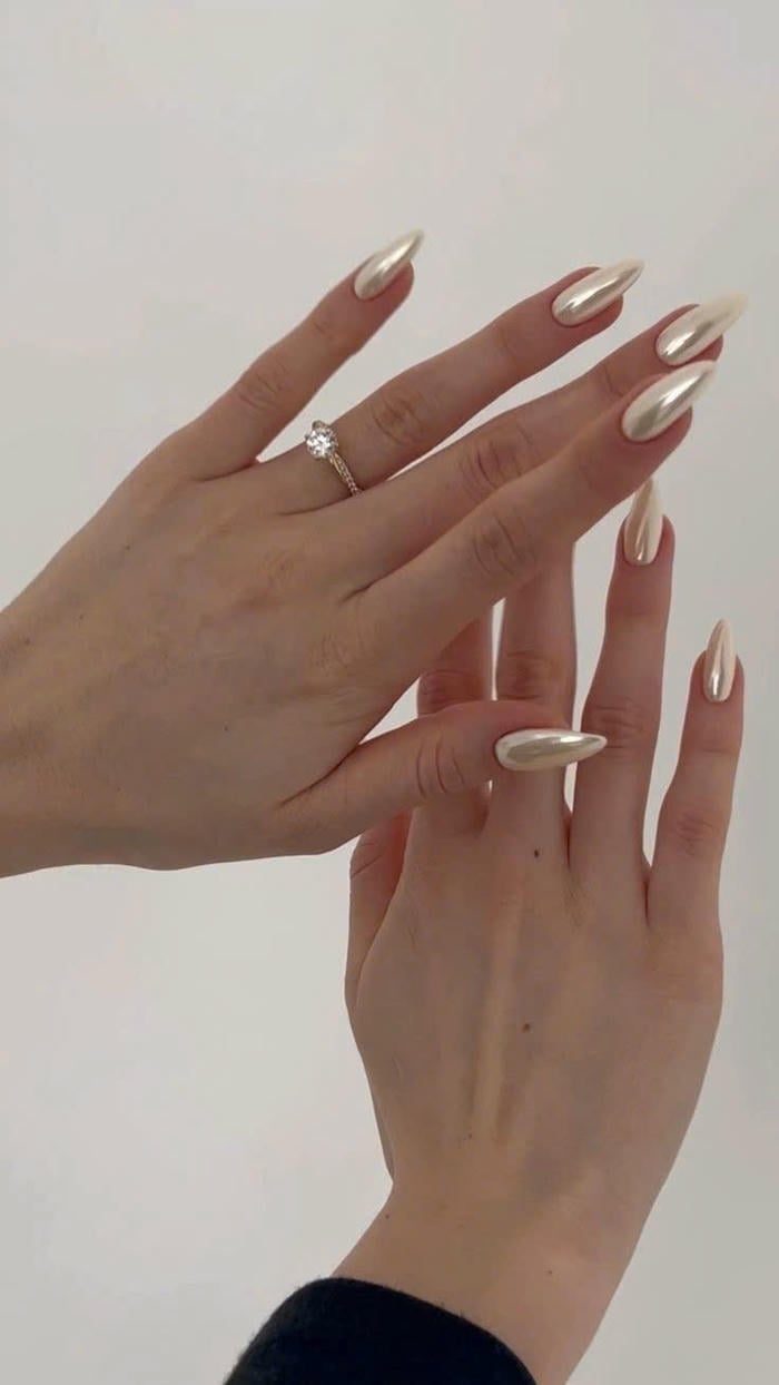 nail trắng gạo tráng gương