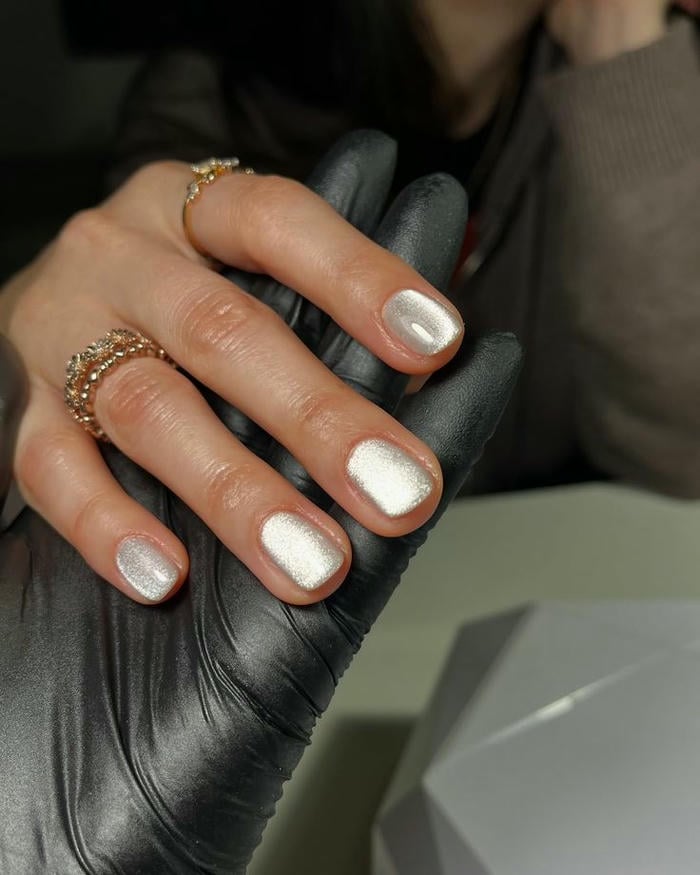 nail trắng ngọc trai cực sang