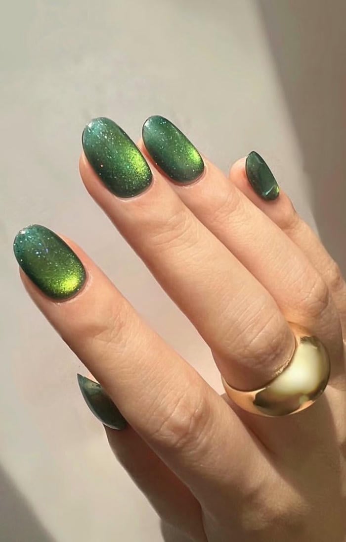 nail xanh lá đậm