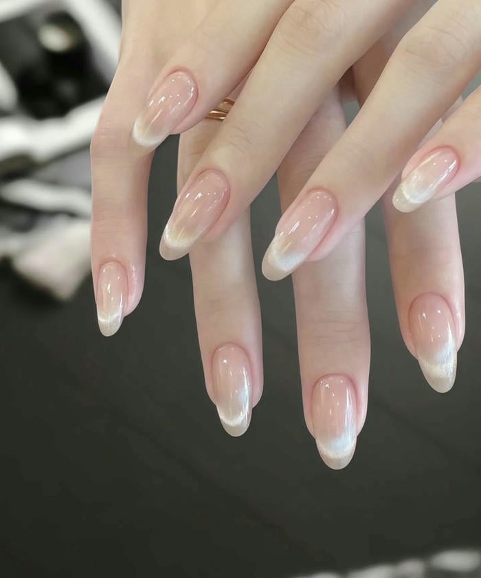 những mẫu nail mắt mèo kim cương