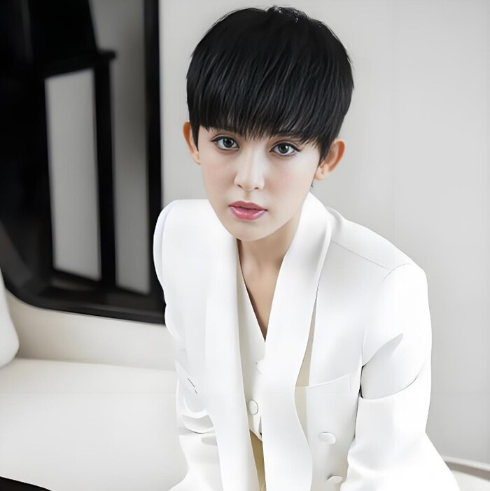 tóc tomboy mullet layer nữ mặt dài