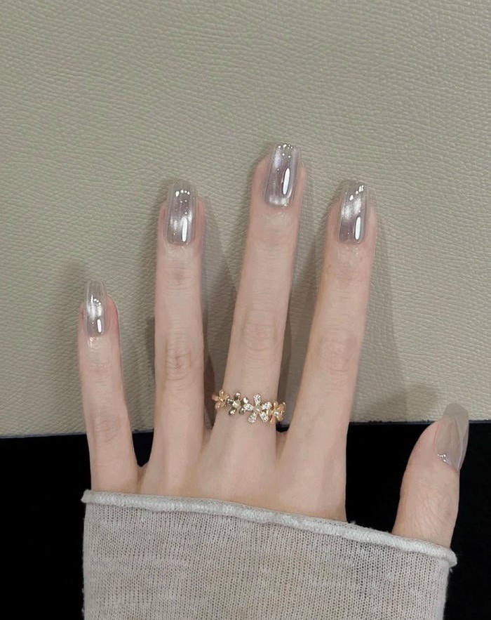 啊啊啊这个银色美甲也太好看了吧～_1_小小达（爱美甲版）_来自小红书网页版