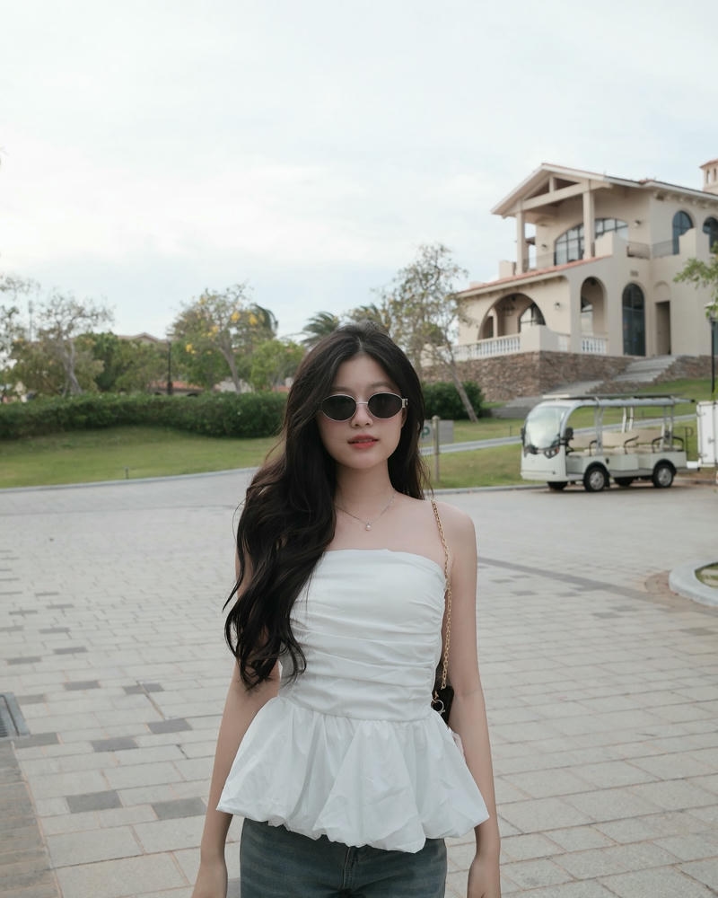 Ảnh gái xinh đeo kính