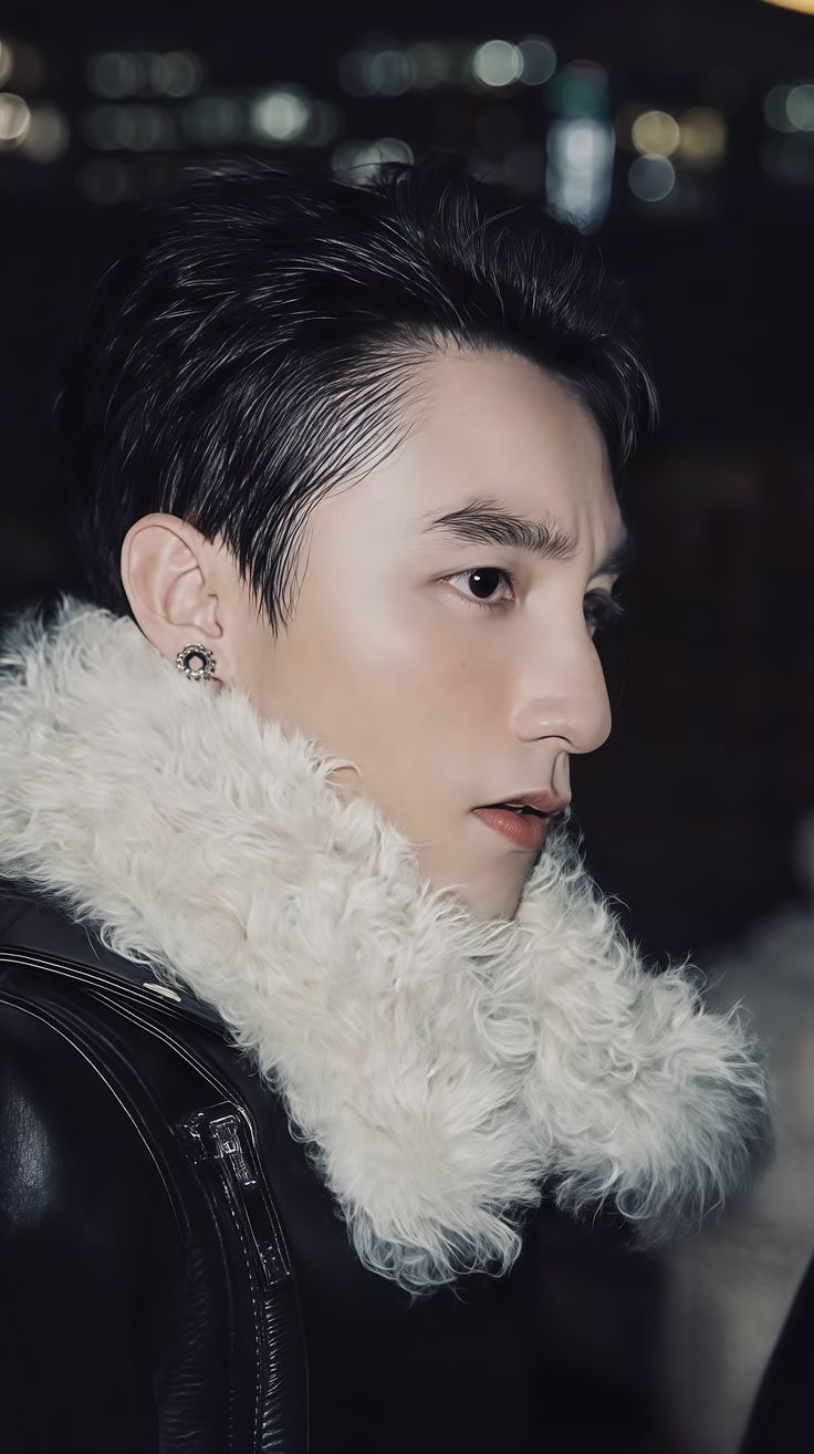 Ảnh sân khấu Tùng MTP