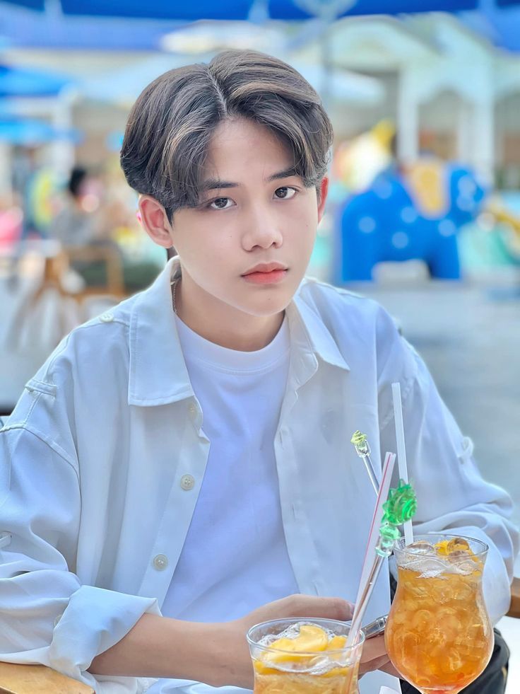 Ảnh sân khấu trai 2k9