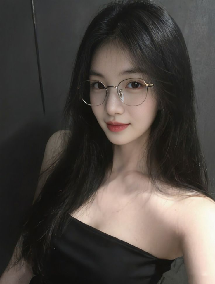 Kính cận làm nàng xinh