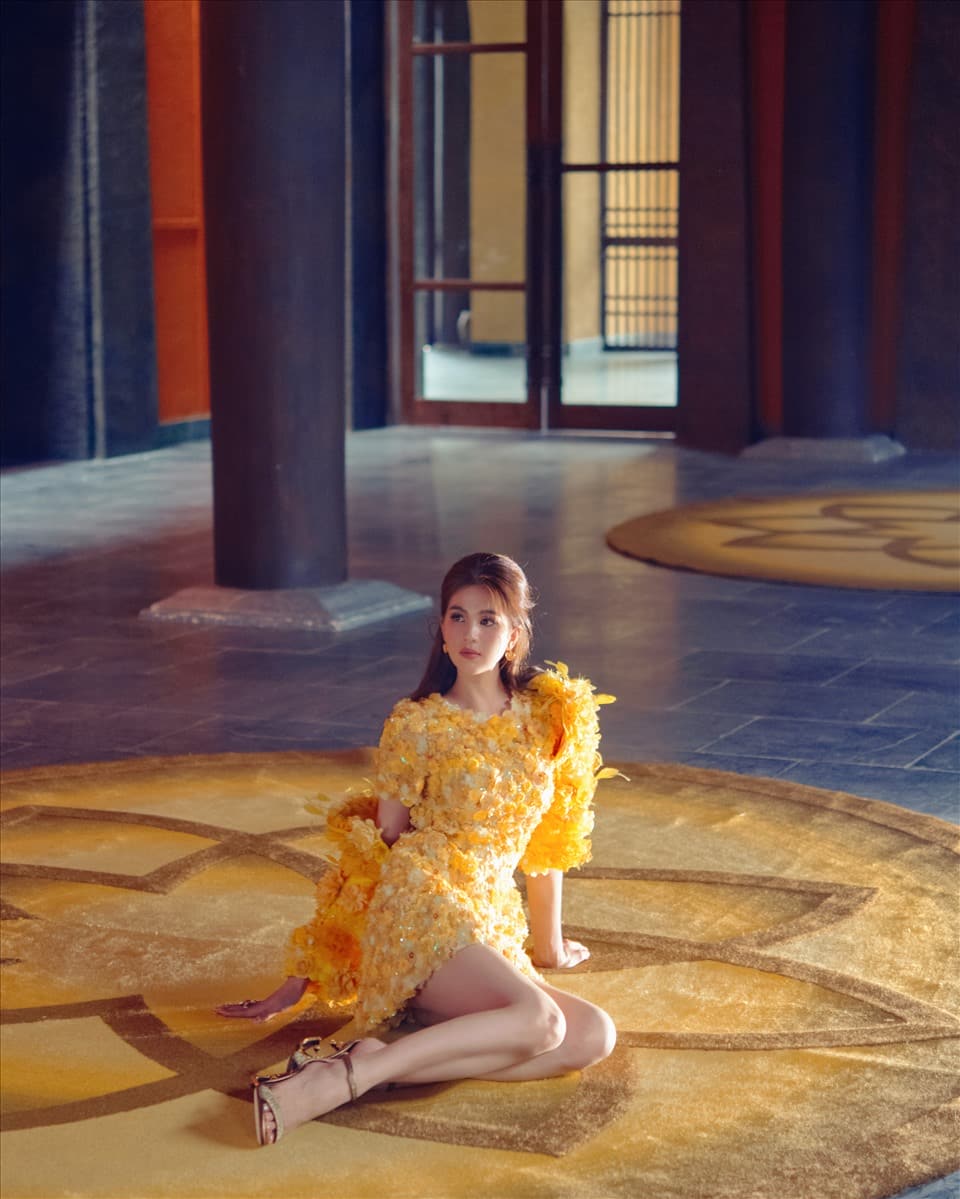 ảnh Ngọc Trinh ấn tượng.