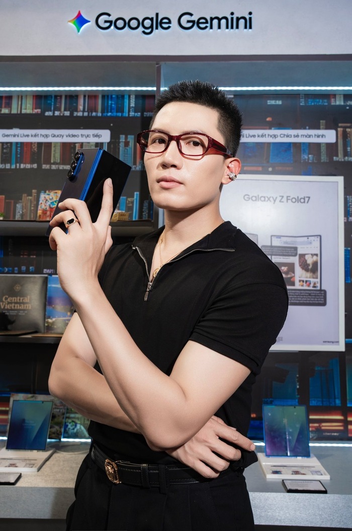 ảnh anh tú quảng cáo