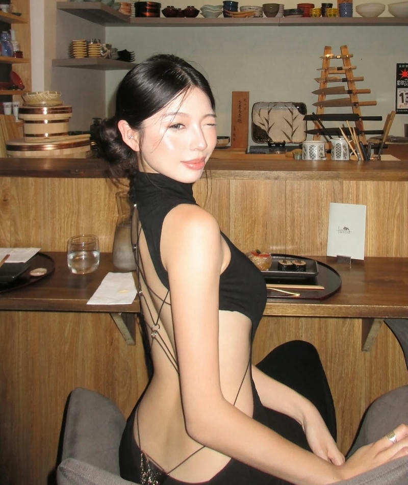 ảnh bad girl hở lưng