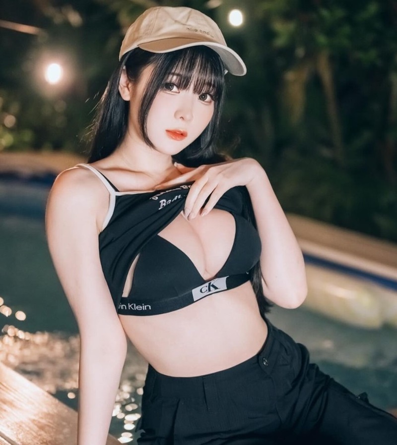 ảnh bad girl hở vú
