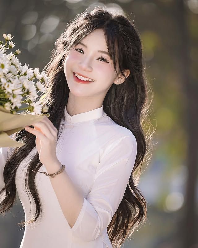 ảnh gái cười đầy nét