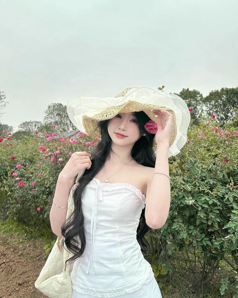 ảnh gái xinh cute đội mũ